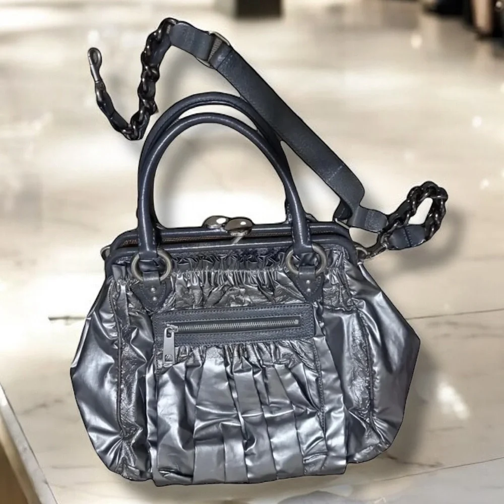 Marc Jacobs Parachute Stam METALLIC SILVER KISS-LOCK & Dust-bag Included